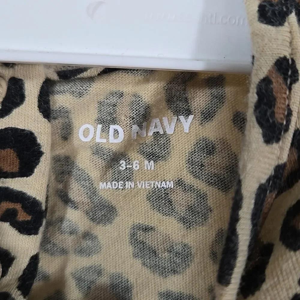 Old Navy Baby Girl 3/6M Ruffle Infant Onesie Leopard Print Snap 1pc Bodysuit